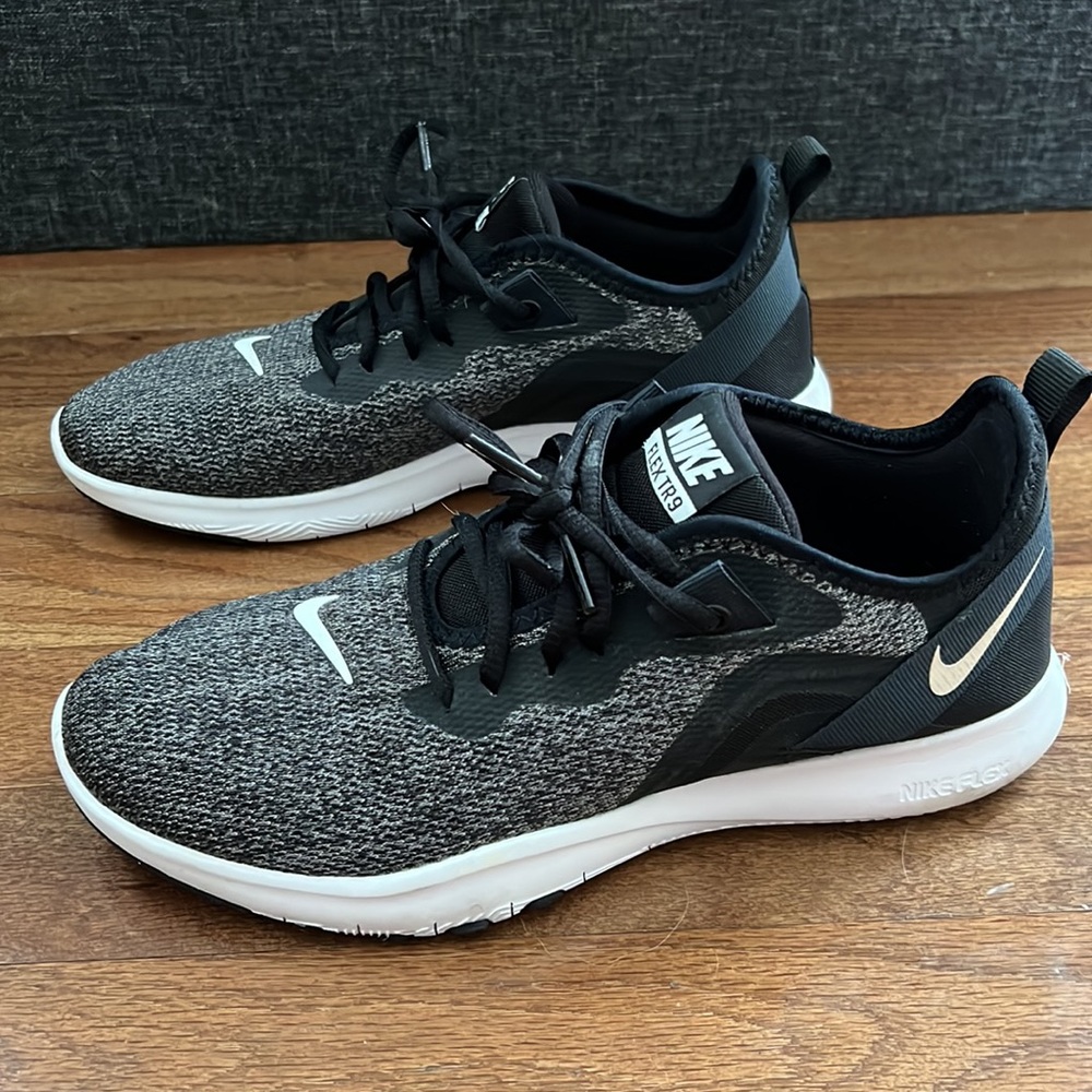 Women’s Nike Flex TR9 Black & White Size 7.5 - Picture 3 of 8